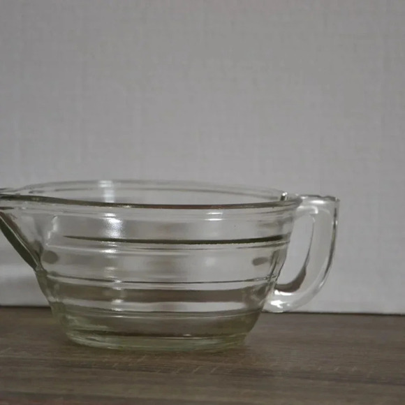 Trio  of Vintage Measuring cups - Picture 8 of 16